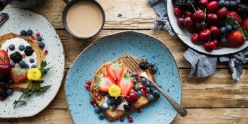 Fruits parfaits pour le petit-déjeuner