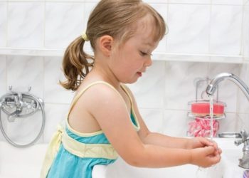 Astuces pour apprendre aux enfants à ne pas gaspiller l’eau