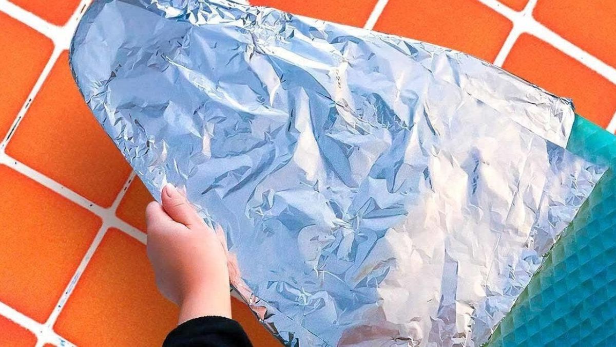 Comment Repasser Plus Vite Avec L Astuce Du Papier Aluminium