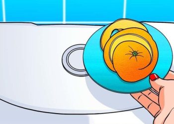 Pourquoi faut-il laisser des écorces d'orange toute la nuit dans la salle de bains ?