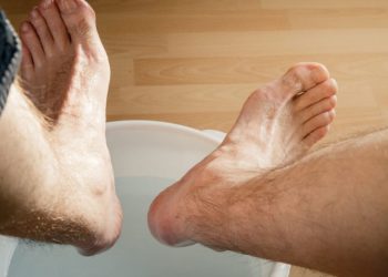 Ce bain de pieds fait disparaître toutes tes douleurs