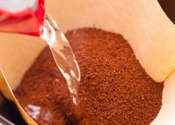 Pourquoi tu devrais mélanger du bicarbonate de soude à ton café