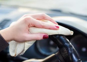 Nos conseils pour bien désinfecter sa voiture