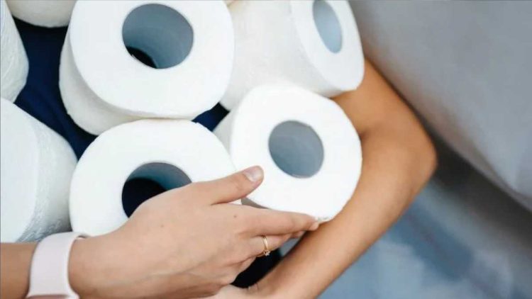 Comment parfumez votre salle de bain avec du papier toilette