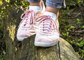 Du sel dans les chaussures : c'est pourquoi c'est l'astuce du moment