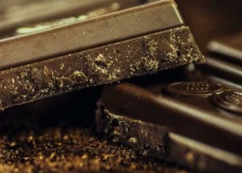 Enlever les taches de chocolat : 3 astuces remèdes maison