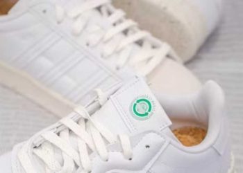 Des baskets blanches propres avec des moyens simples : vous avez probablement ces 2 à la maison