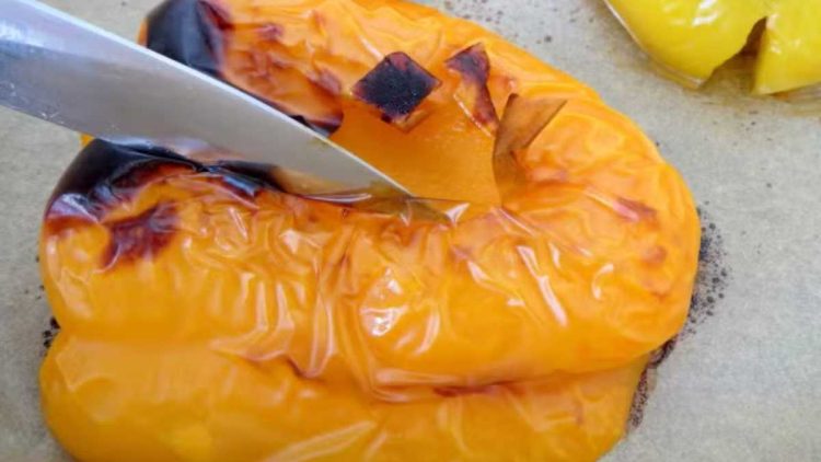 Peler les poivrons : voici comment se débarrasser facilement de la peau