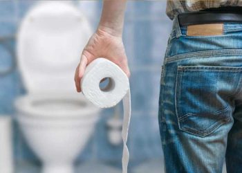 Pourquoi vous devez appuyer sur votre rouleau de papier toilette avant de l'utiliser