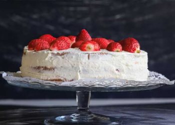 Gâteau aux fraises sans cuisson : recette pour l'été